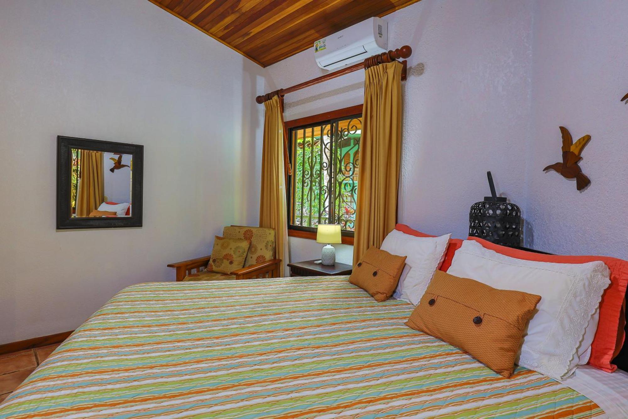 Jungle Creek Aparthotel Manuel Antonio Room photo